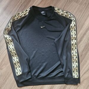 Women's Nike Black and Gold Sweatshirt Size XL